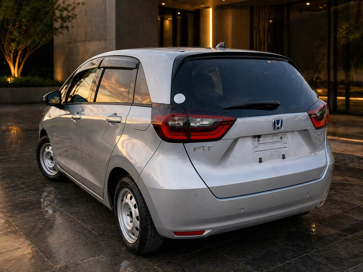 2020 Honda Fit — photo 4 of 8